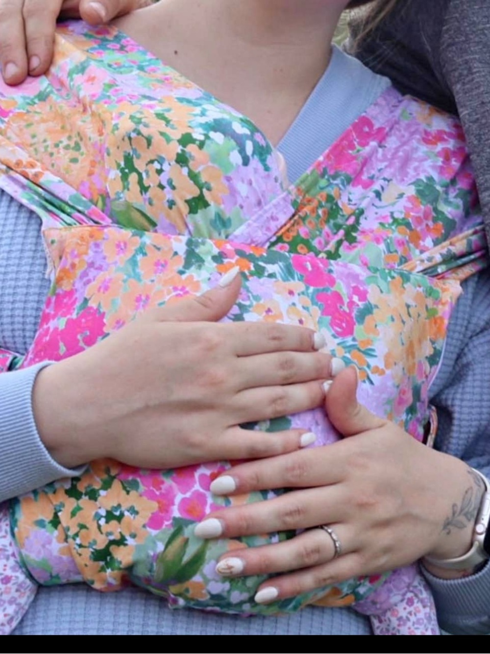 Vivid- Aerial Newborn Buckle
Wrap